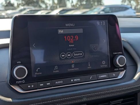 Used 2024 Nissan Rogue S FWD image 20