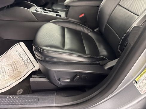 Used 2024 Ford Escape Platinum image 25