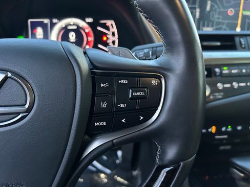 Used 2021 Lexus ES 300h Ultra Luxury image 13