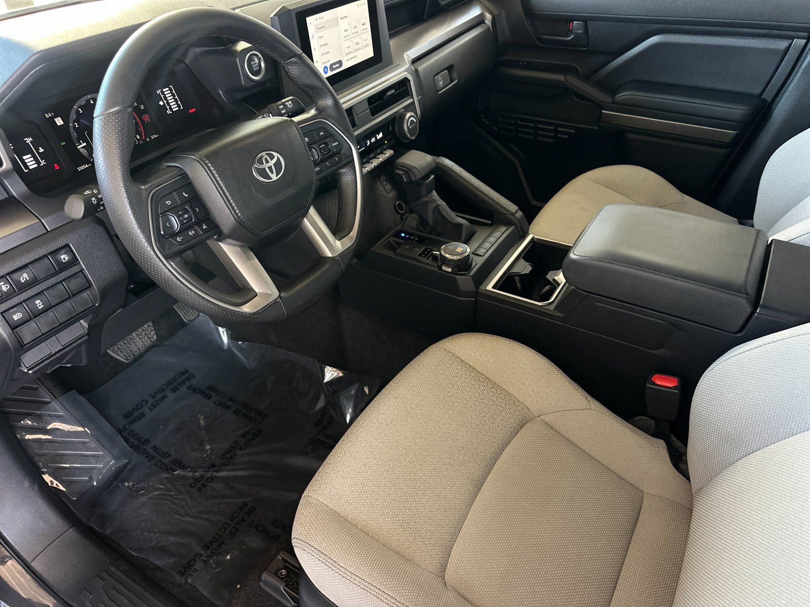 Used 2025 Toyota 4Runner SR5 AWD/4WD image 9