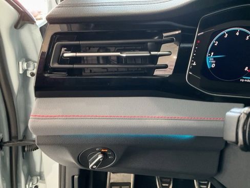 Used 2025 Volkswagen Jetta GLI Autobahn image 9