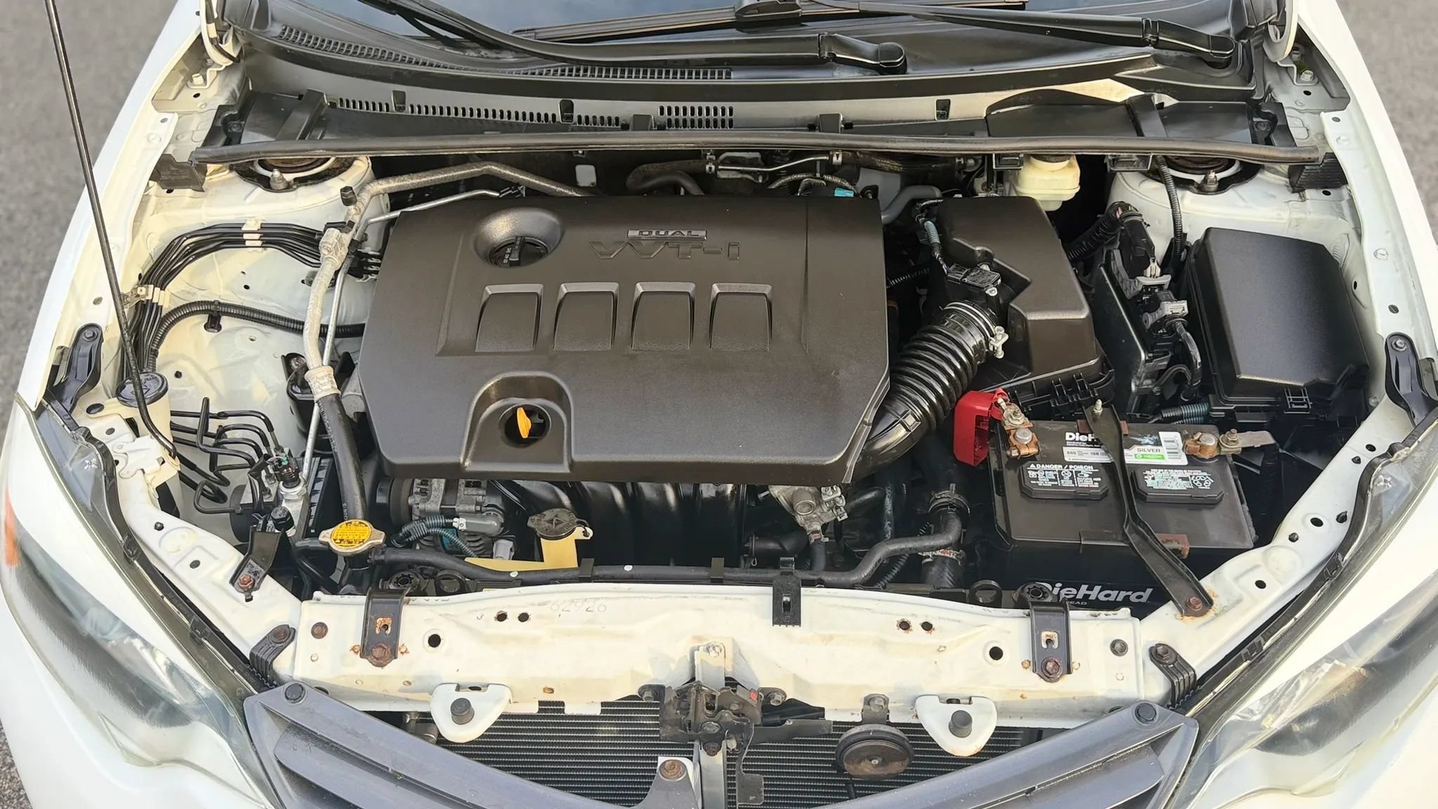 Used 2015 Toyota Corolla LE FWD image 34