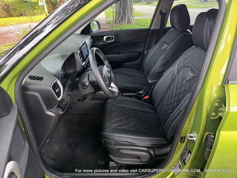 Used 2022 Hyundai Venue SEL FWD image 24