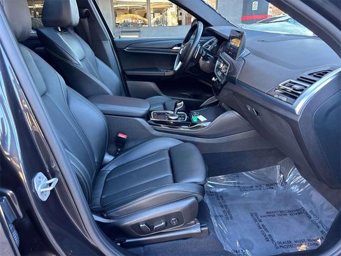 Used 2025 BMW X4 xDrive30i image 19