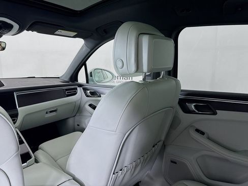 Used 2022 Porsche Macan GTS image 25