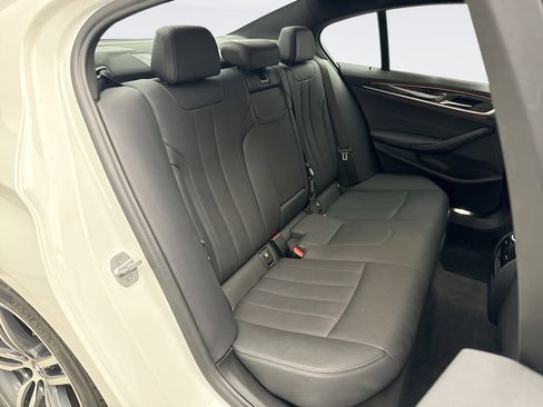 Used 2021 BMW 530i xDrive w/ Convenience Package image 18