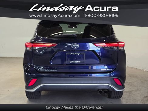 Used 2021 Toyota Highlander XSE AWD/4WD image 6