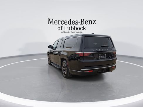Used 2024 Jeep Wagoneer L Series III w/ Flexible Seating Group AWD/4WD image 7