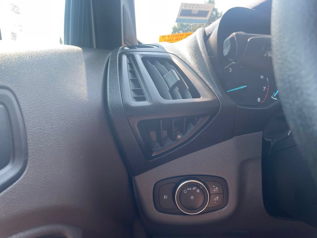 Used 2022 Ford Transit Connect XLT FWD image 14