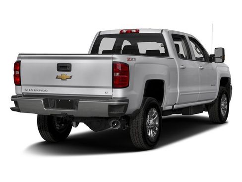 Used 2016 Chevrolet Silverado 2500 LT w/ Midnight Edition AWD/4WD image 5