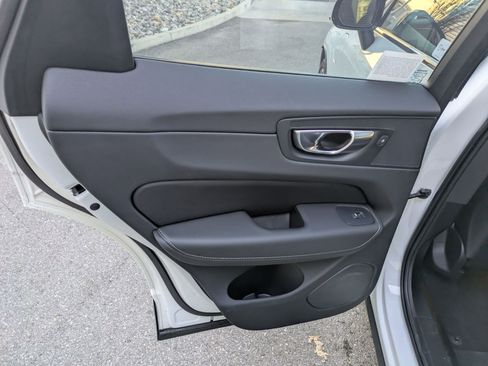 Certified 2024 Volvo XC60 T8 Ultimate w/ Protection Package Premier image 30