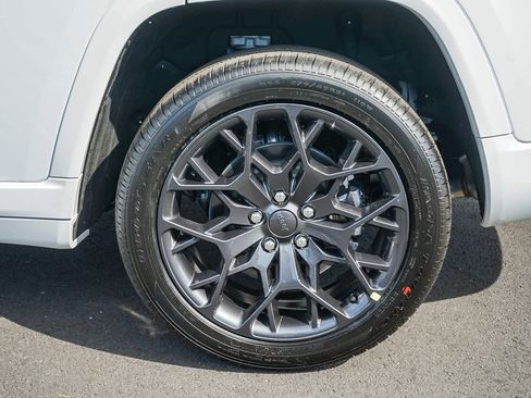 New 2026 Jeep Grand Cherokee L Summit image 10