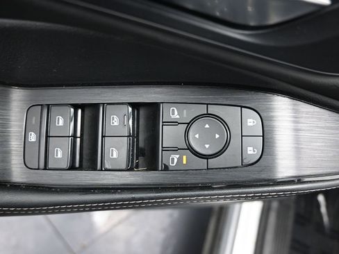 Used 2022 Nissan Rogue SV w/ SV Premium Package image 20