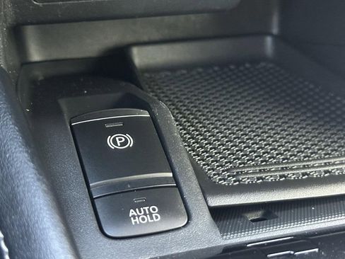 Used 2023 Nissan Kicks SV image 13