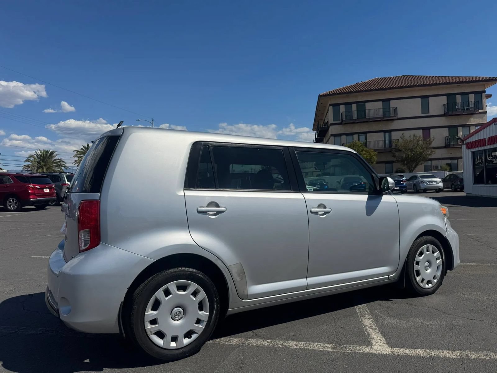 Used 2015 Scion xB FWD image 10