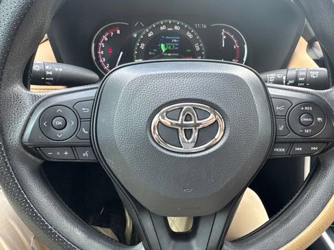 Used 2023 Toyota RAV4 XLE w/ Convenience Package FWD image 14