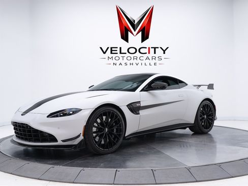 Used 2023 Aston Martin V8 Vantage Coupe RWD image 2