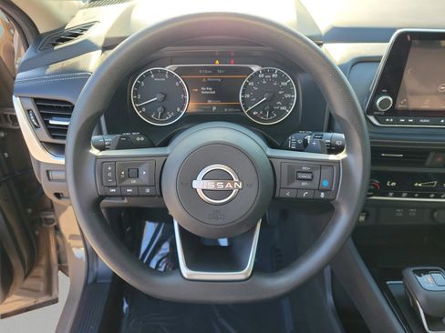 Used 2024 Nissan Rogue SV image 21