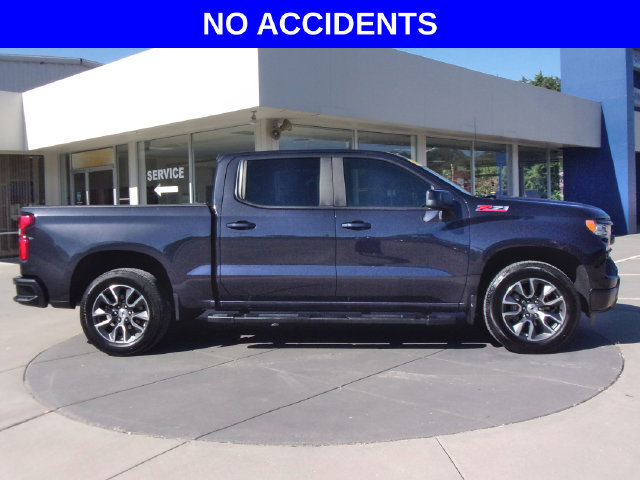 Used 2022 Chevrolet Silverado 1500 RST AWD/4WD image 2
