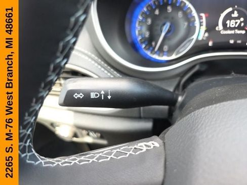 New 2027 Chrysler Pacifica Select AWD/4WD image 21