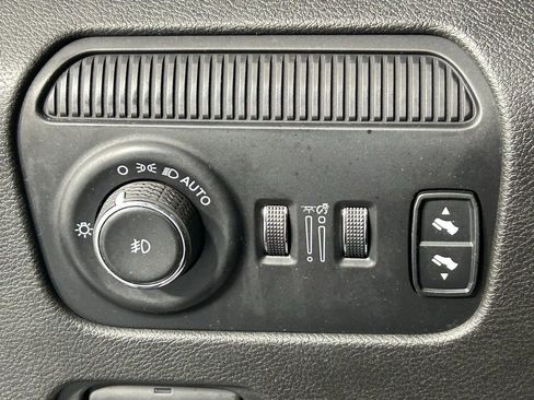 Used 2022 Jeep Wagoneer Series II image 29