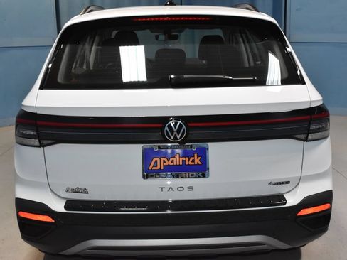 Used 2025 Volkswagen Taos S AWD/4WD image 21