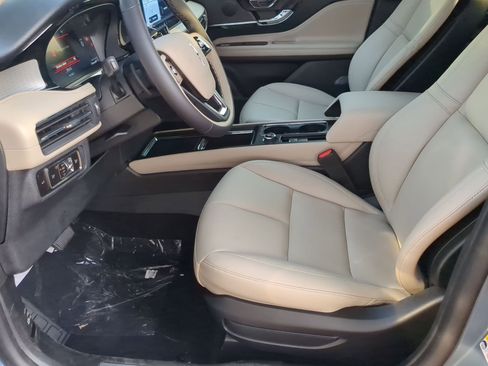 New 2026 Lincoln Corsair Premiere image 11