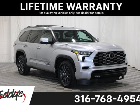 Used 2025 Toyota Sequoia Platinum AWD/4WD image 1