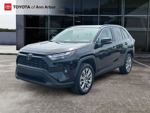 Used 2025 Toyota RAV4 XLE Premium w/ Weather Package AWD/4WD image 9