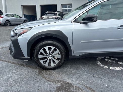 Certified 2025 Subaru Outback Premium AWD/4WD image 7