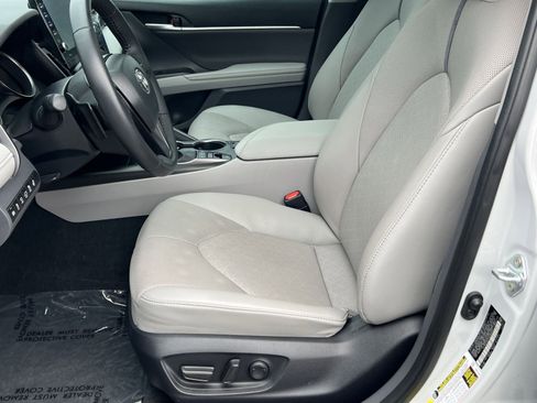 Used 2023 Toyota Camry XSE w/ Navigation Package image 10