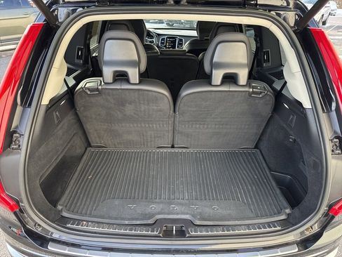 Used 2022 Volvo XC90 T6 Inscription w/ Climate Package image 11