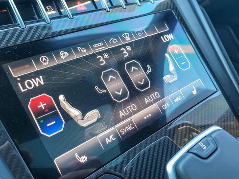 Used 2023 Lamborghini Urus Performante image 16