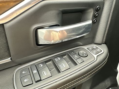 Used 2024 RAM 2500 Laramie w/ Safety Group AWD/4WD image 13