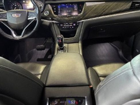 Used 2020 Cadillac XT6 Premium Luxury image 30