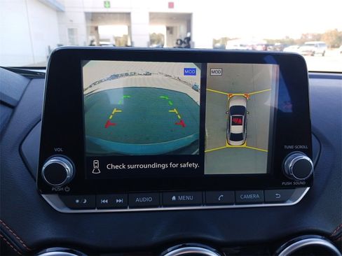 Used 2023 Nissan Sentra SR w/ SR Premium Package image 21