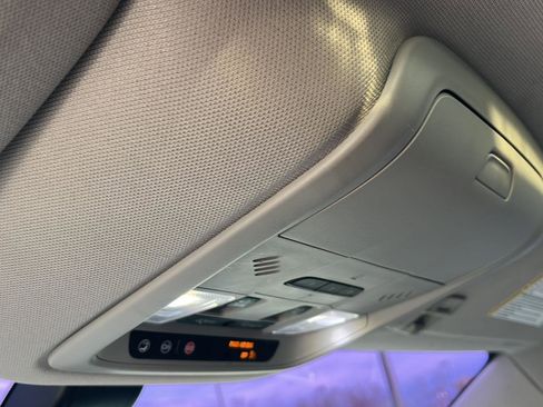 Used 2020 Buick Enclave Essence w/ Sport Touring Edition image 17