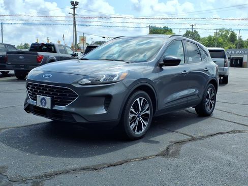 Certified 2021 Ford Escape SE w/ SE Sport Appearance Package AWD/4WD image 3
