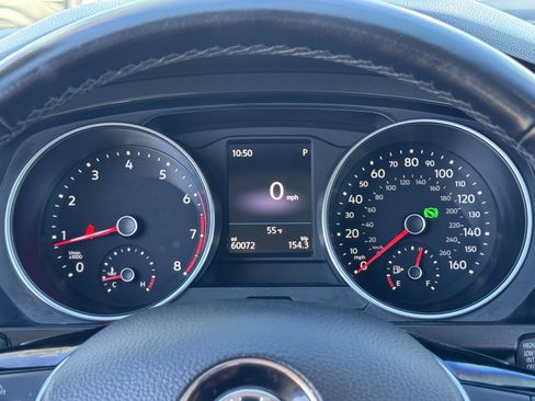 Certified 2019 Volkswagen Tiguan SE w/ Panoramic Sunroof Package image 23