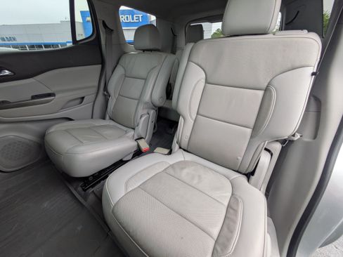 Used 2020 GMC Acadia SLT w/ LPO, Floor Liner Package image 10