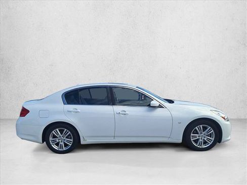 Used 2015 INFINITI Q40 w/ Navigation Package RWD image 4