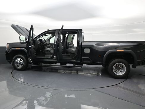 Used 2021 GMC Sierra 3500 Denali w/ Denali Ultimate Package AWD/4WD image 30