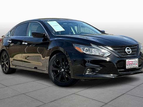 Used 2018 Nissan Altima 2.5 SR w/ SR Midnight Edition FWD image 2