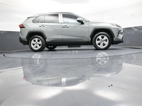 Certified 2020 Toyota RAV4 XLE w/ Convenience Package AWD/4WD image 30
