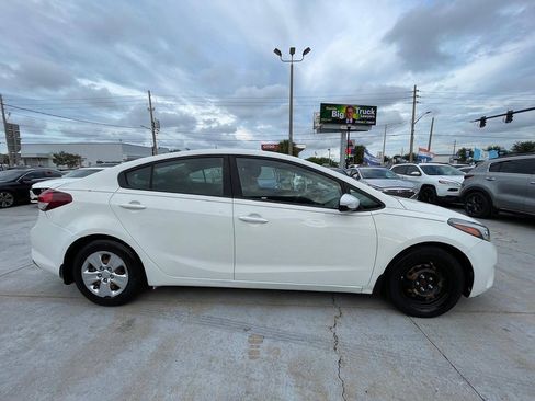 Used 2018 Kia Forte LX FWD image 5