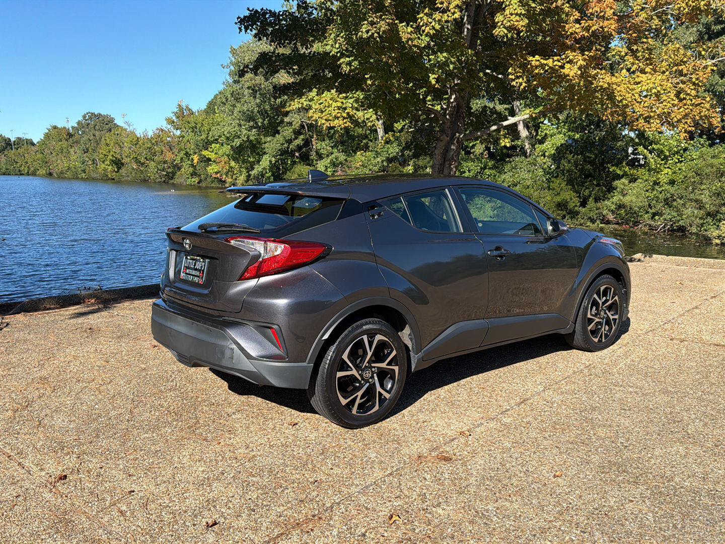 Used 2020 Toyota C-HR XLE FWD image 5