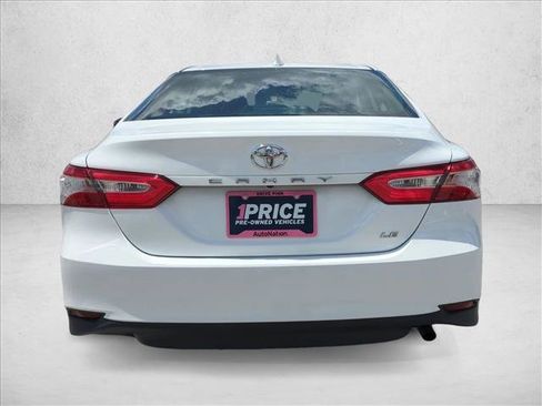 Used 2019 Toyota Camry LE image 7