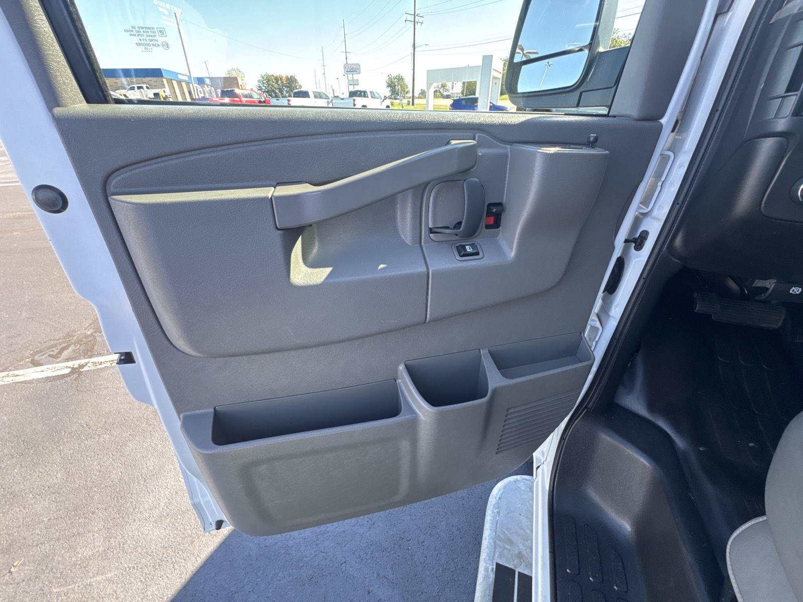 Used 2025 GMC Savana 2500 w/ Driver Convenience Package RWD image 8
