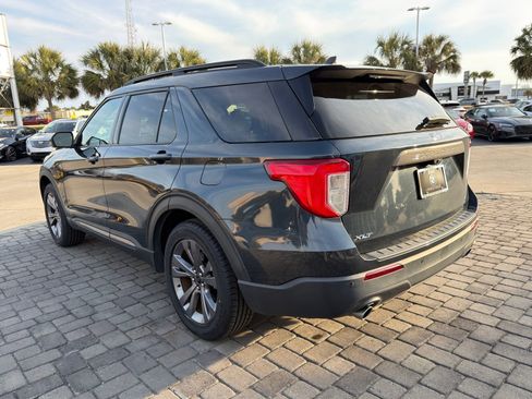 Used 2022 Ford Explorer XLT w/ Equipment Group 202A image 11