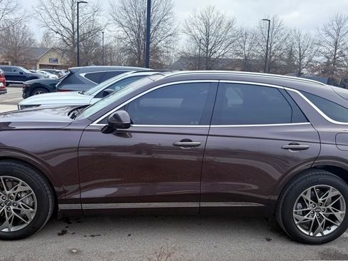 Used 2023 Genesis GV70 2.5T w/ Advanced Package image 3